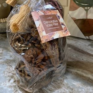 Decorative vase filler